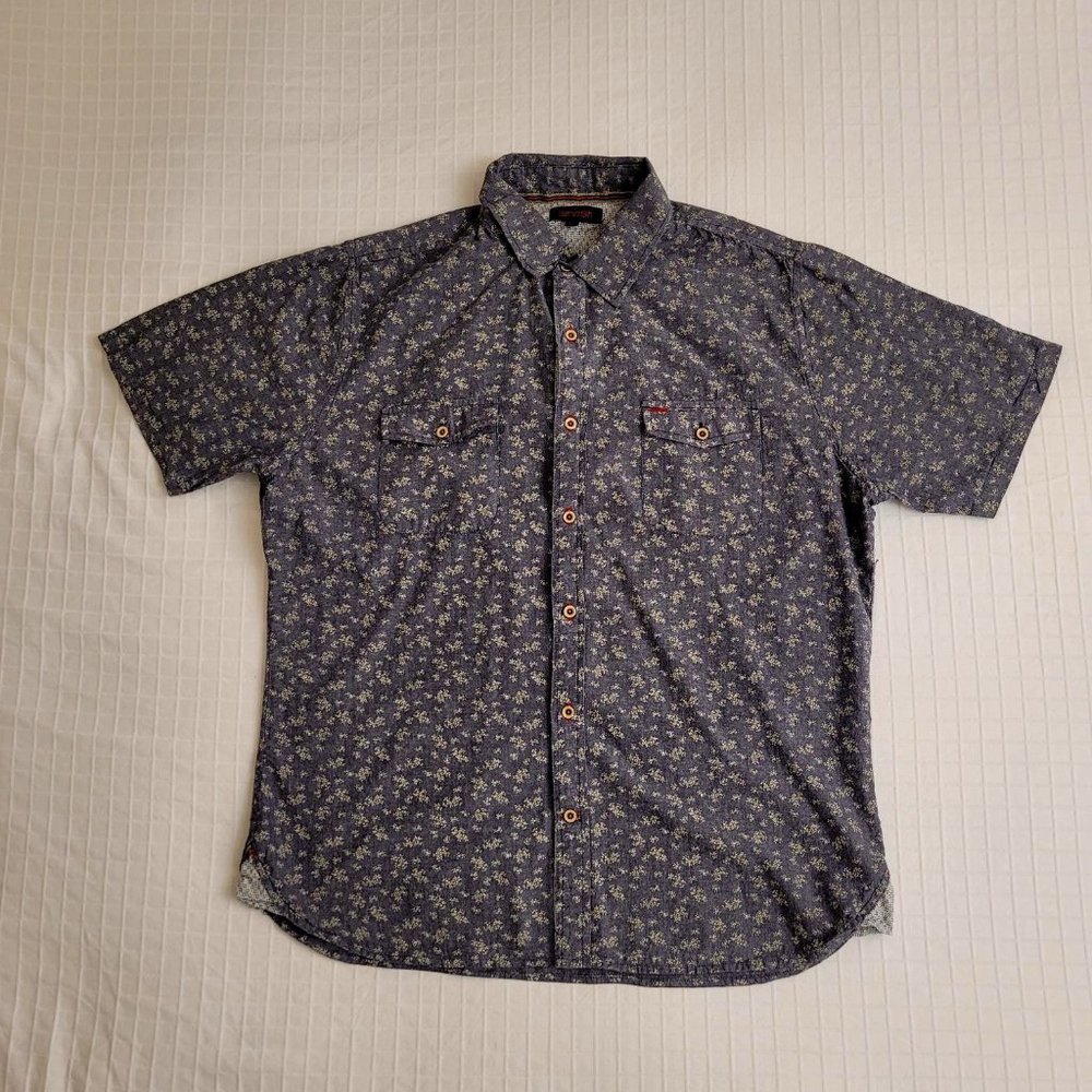Smash short sleeve shirt. Size XL